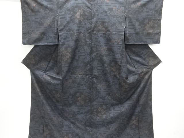 大特価品　未使用品　草花模様織り出し本場泥大島紬着物(7マルキ)